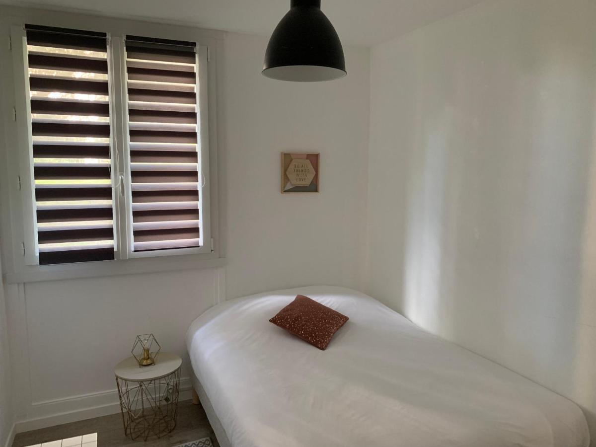 Au Coeur Du Parc Apartment Лион Екстериор снимка