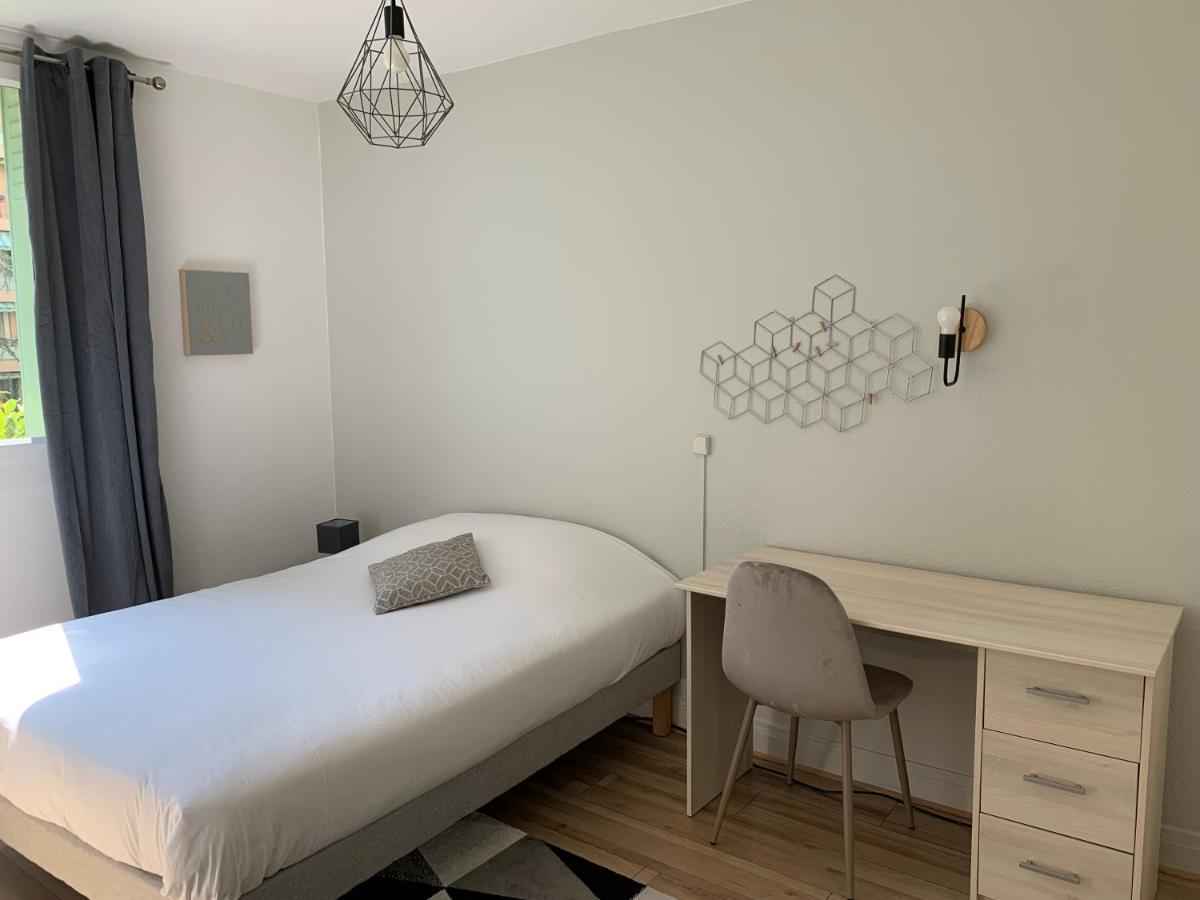 Au Coeur Du Parc Apartment Лион Екстериор снимка