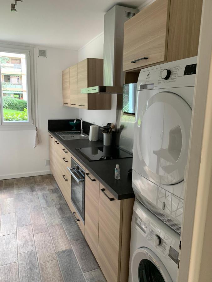 Au Coeur Du Parc Apartment Лион Екстериор снимка