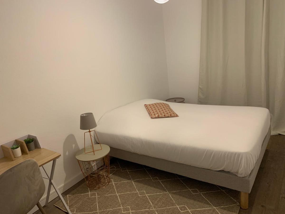 Au Coeur Du Parc Apartment Лион Екстериор снимка